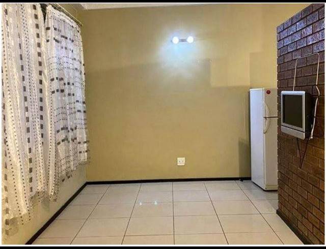 1 BEDROOM APARTMENT FOR SALE IN BRAAMFONTEIN